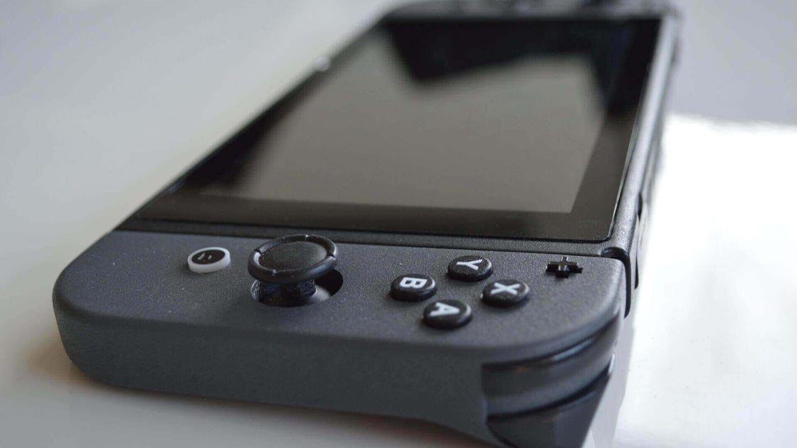 Nintendo-Switch-replica.jpg