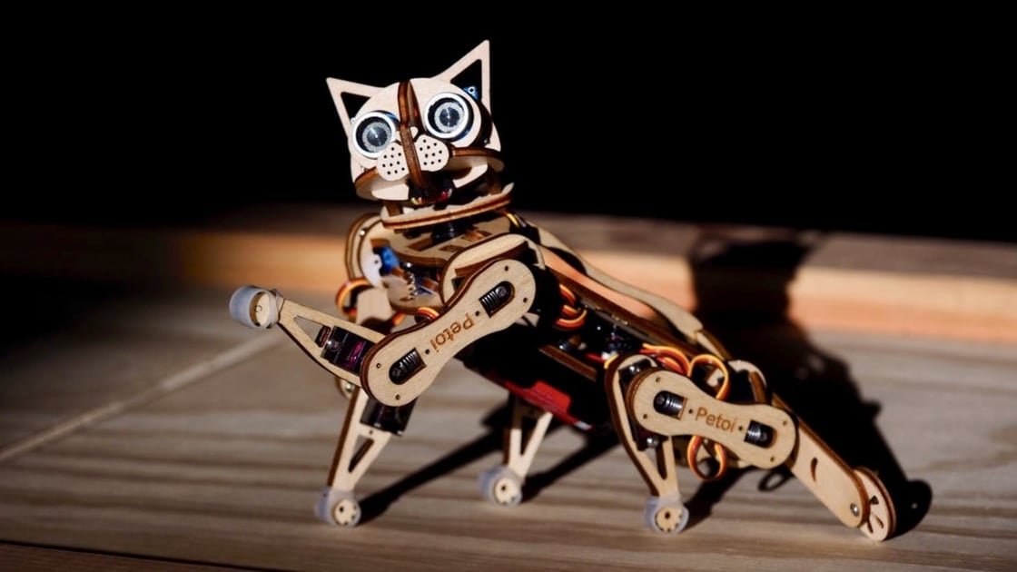 Impresionante ilustración de perro robot que combina tecnología y