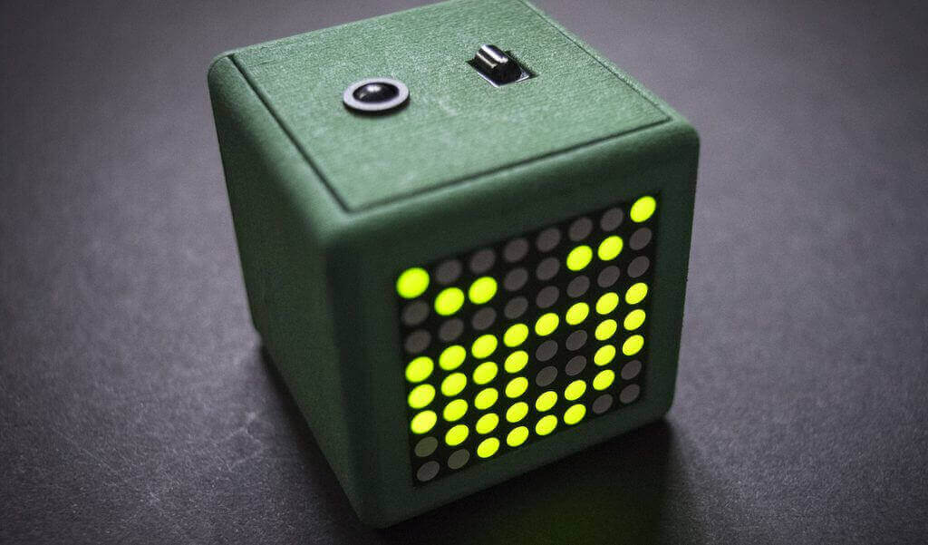 Featured image of Adafriend is a Virtual Pet Cube for Maker