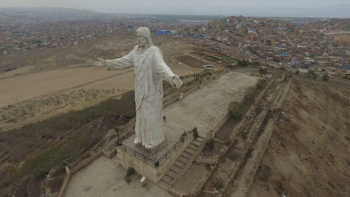 Featured image of 3D Scanning the Statue of Christ of the Pacific Using a Drone