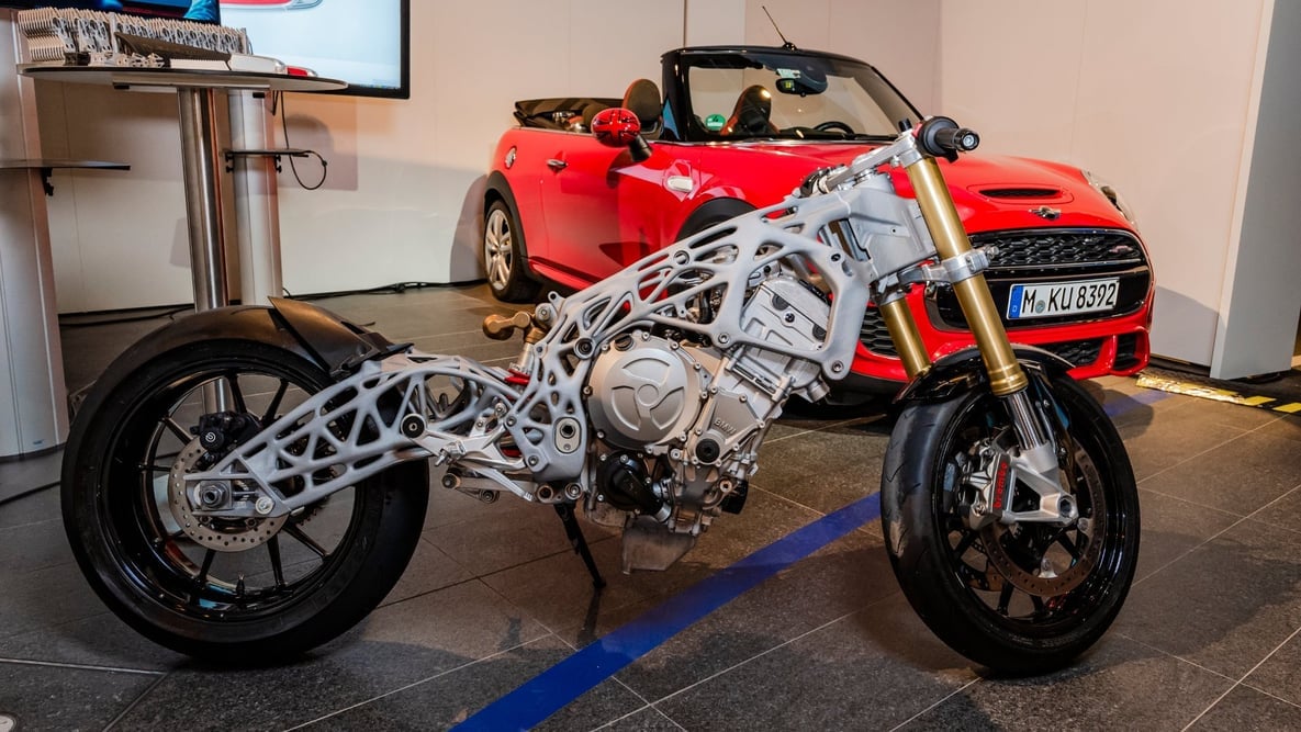 Featured image of Futuristic Metal 3D Printed Motorcycle Frame Teased by BMW