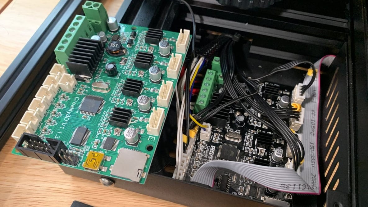 Featured image of Creality Ender 3 (V2/Pro) Firmware Update: The Best Options