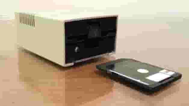 Featured image of Apple Disk II SD Card Reader Case