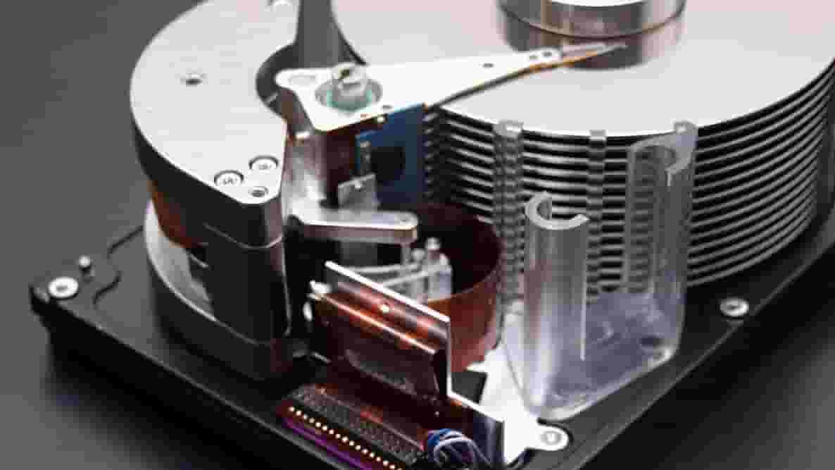 Featured image of Drive rack for three hard drives