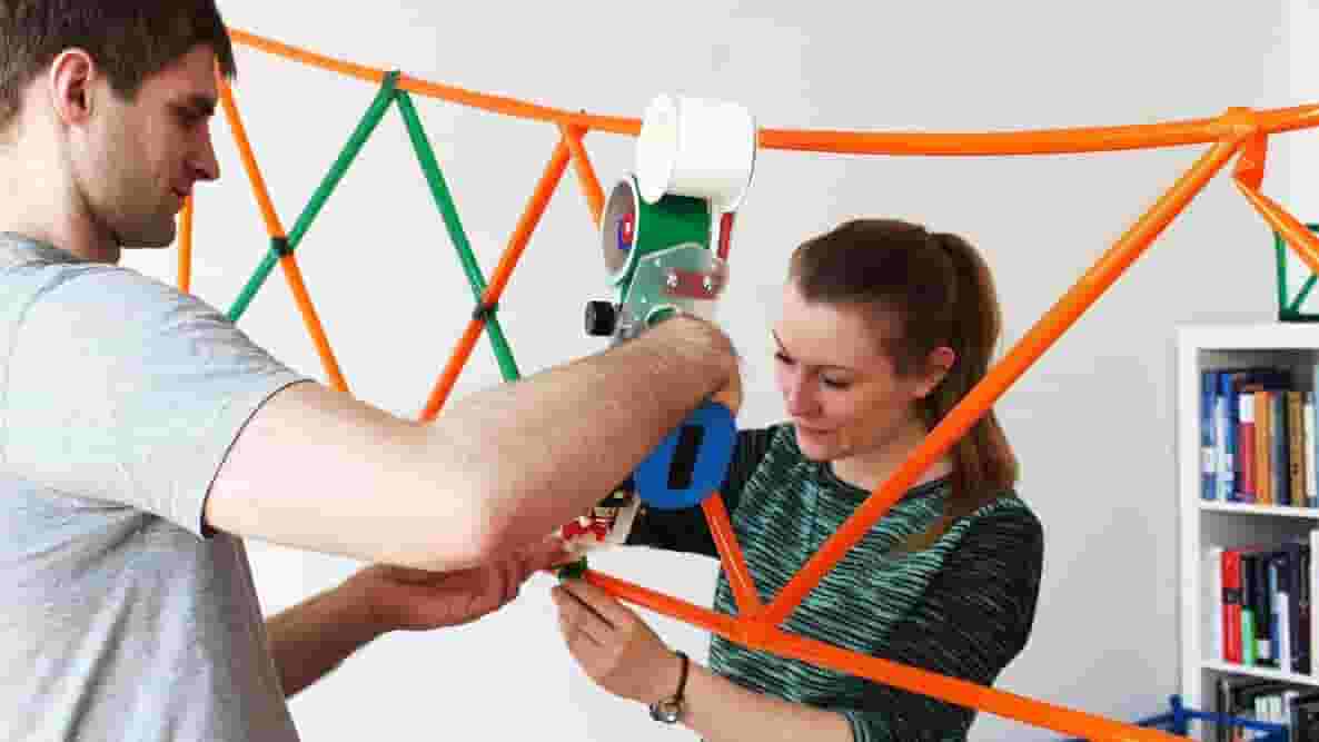Featured image of Protopiper Device Physically Sketches Objects