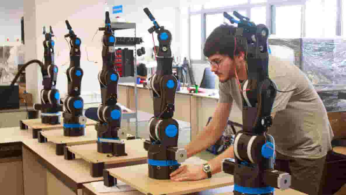 Featured image of BCN3D Moveo: Fully Open-Source 3D Printed Robot Arm