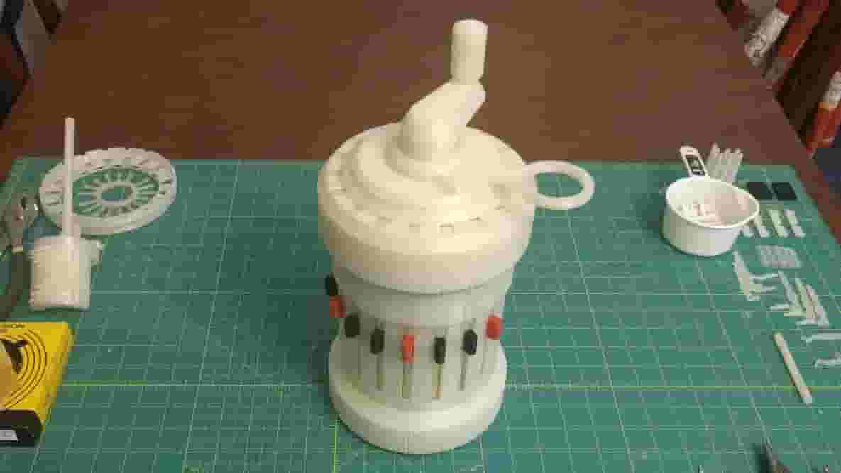 Featured image of This 3D Printed Curta Calculator is a Mechanical Marvel