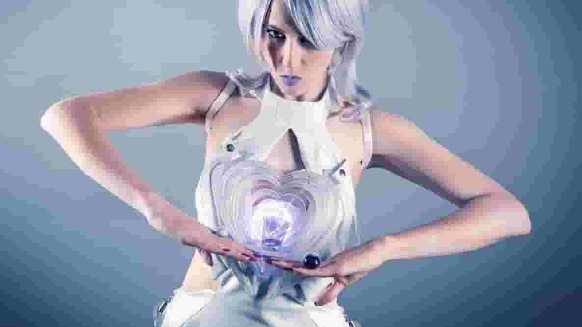 Featured image of DrinkBot: Behold the 3D Printed Robotic Cocktail Dress