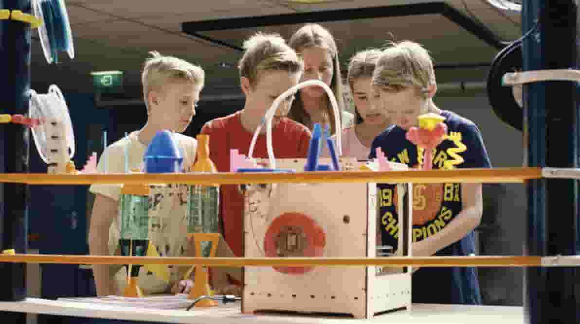 Featured image of School Teaches Science & Tech with 3D Printed Bottle Rockets
