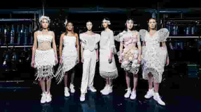 Featured image of “Beeing Human”: A 3D Printed Clothing Line Inspired by Honeycombs