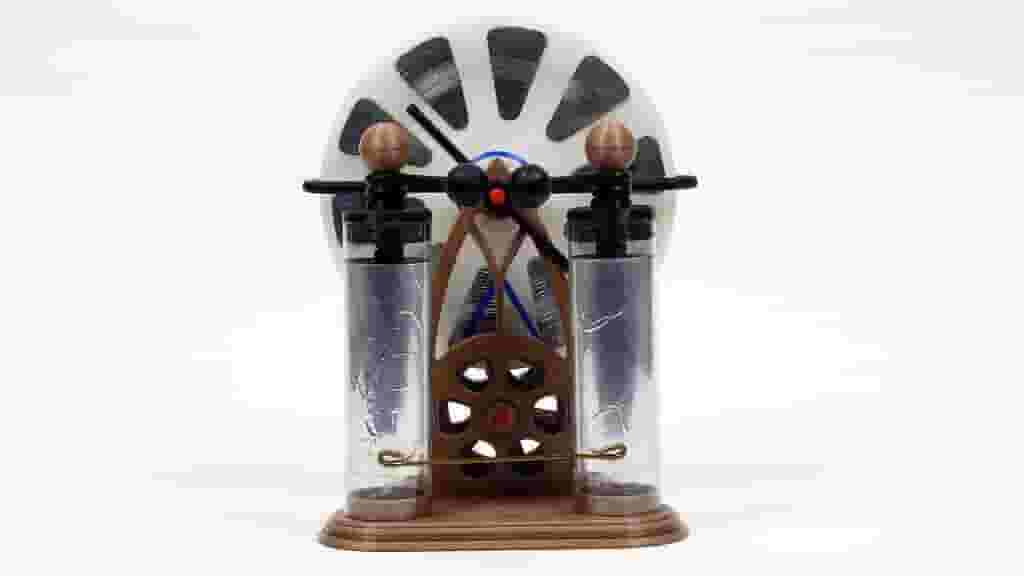 Featured image of Sci-Fi Fashion: 20 Best Steampunk Props to DIY