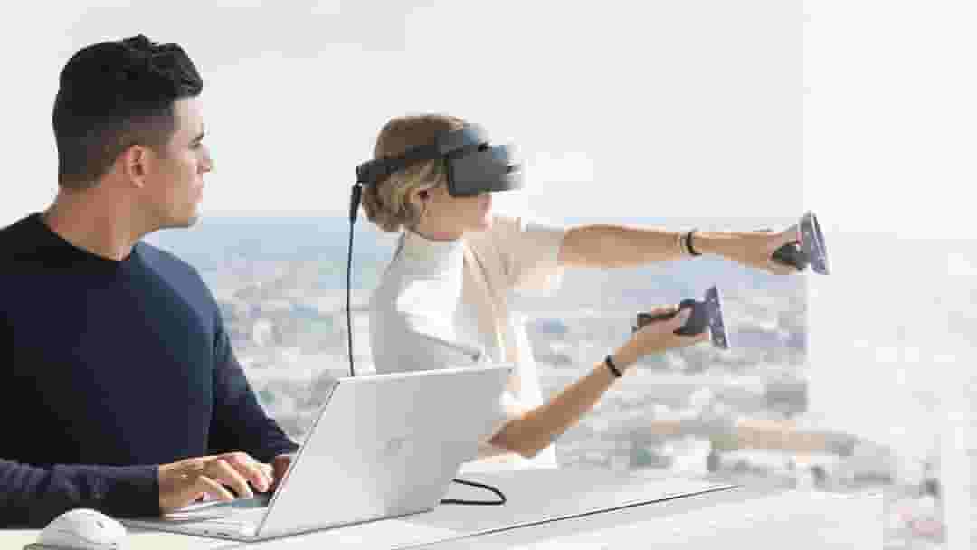 Featured image of What is Mixed Reality? Microsoft Launches New VR Hardware