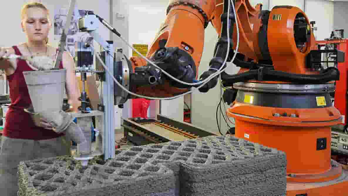 Featured image of Munich Researchers 3D Print Concrete using Selective Binding