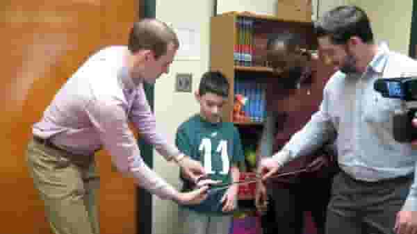 Featured image of 3D Printed Device Helps Student with Defect Learn to Play the Violin