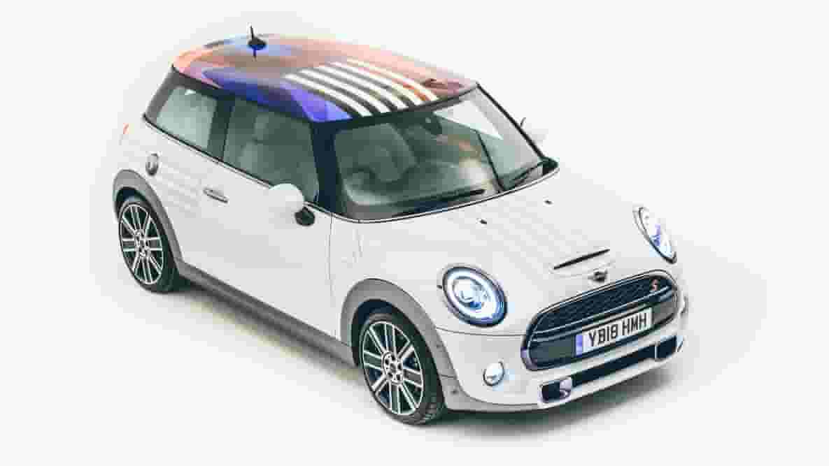 Featured image of BMW Mini Commemorates Royal Wedding with Unique Car Design