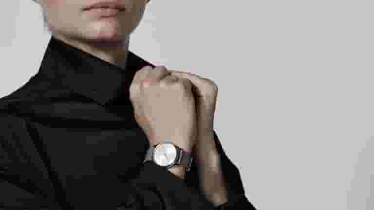 Featured image of This 3D Printed Titanium Watch Strap Consists of 4000 Tiny Pieces