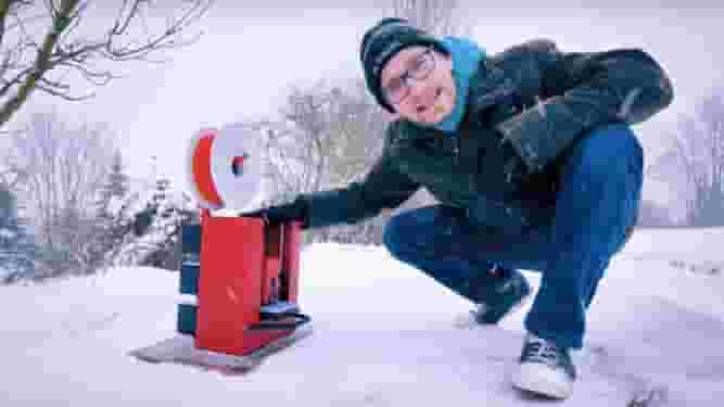 Featured image of Thomas Sanladerer Converts Printrbot Play into Off-Grid Printer