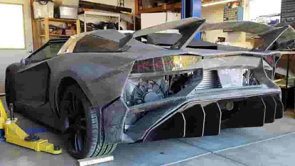 Featured image of Father and Son Building a 3D Printed Lamborghini