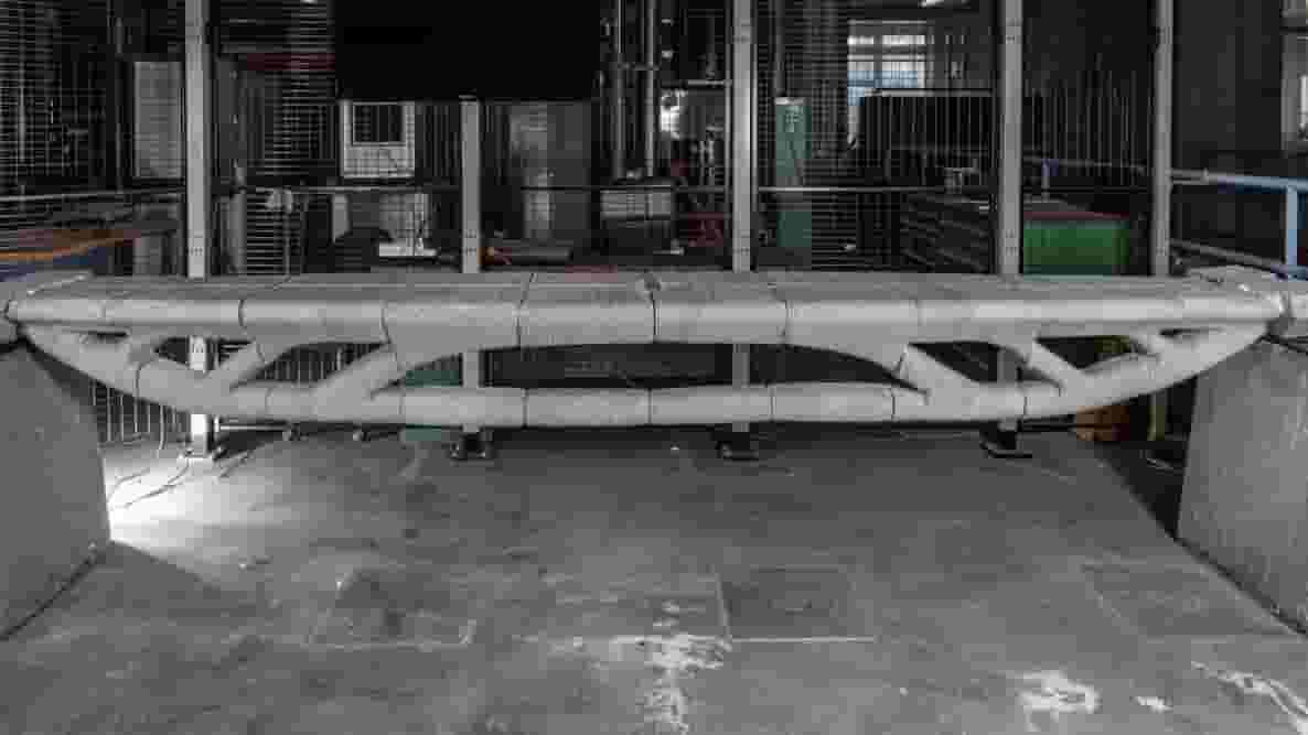 Featured image of Vertico 3D Prints a Concrete Bridge Minimizing Material