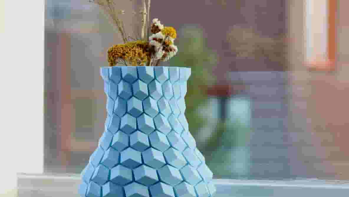 Featured image of 30 Beautiful 3D Printed Vases (Incl. Print Files)