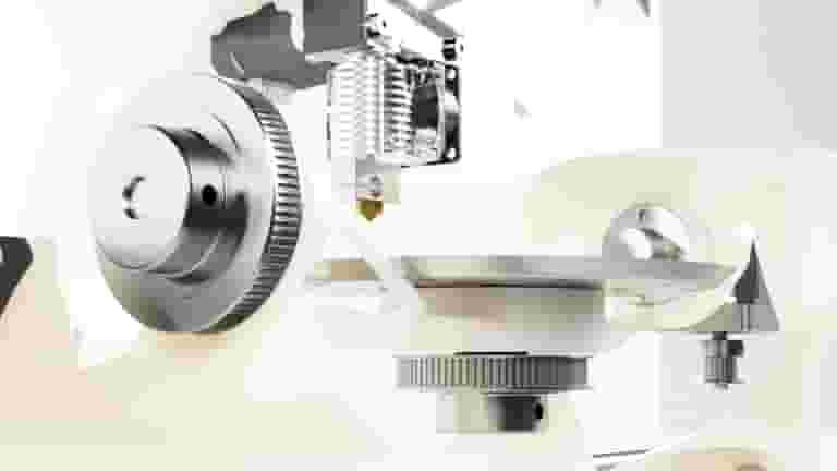 Featured image of This 5-Axis 3D Printer Designs Itself So You Don’t Have To