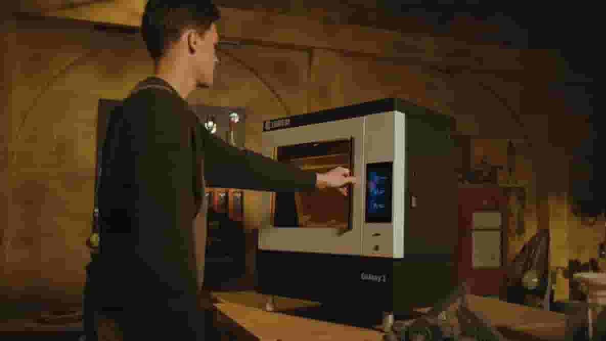 Featured image of Emake3d’s Galaxy 1 SLA 3D Printer Looks Too Good to Be True