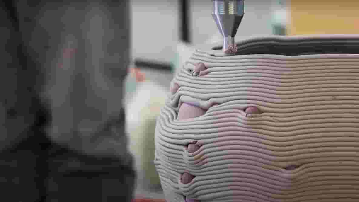 Featured image of Ceramic 3D Printing: Clay 3D Printing Simply Explained