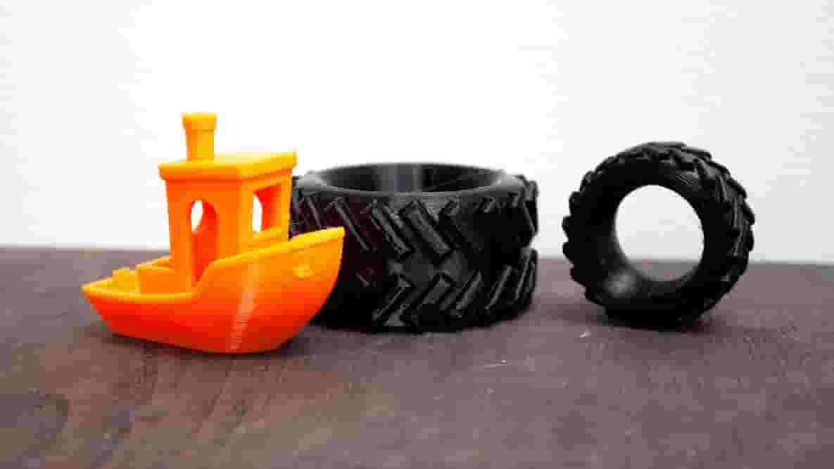 Featured image of PETG vs TPU: The Differences Simply Explained