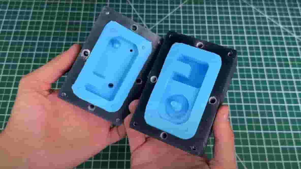 Featured image of The Best DIY Injection Molding Machines
