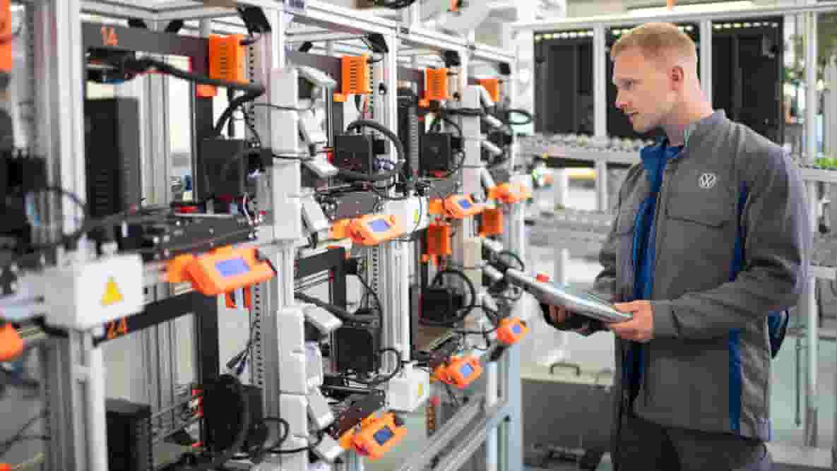 Featured image of Inside Volkswagen’s 3D Printing School, Featuring Prusa