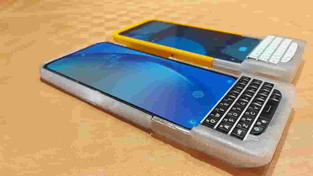 Featured image of This 3D Printable Mod Gives Your Android a Physical Keyboard