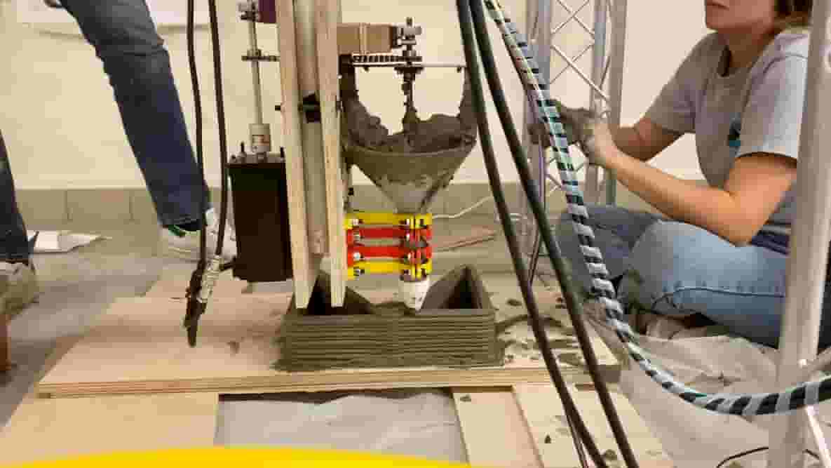 Featured image of You Can Build This Open-Source House 3D Printer