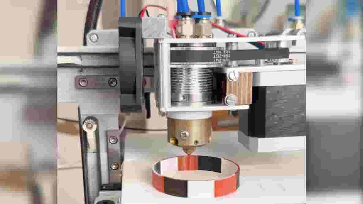 Featured image of This ‘Rotating Mixing Nozzle’ Doesn’t Need To Purge While Multicolor 3D Printing