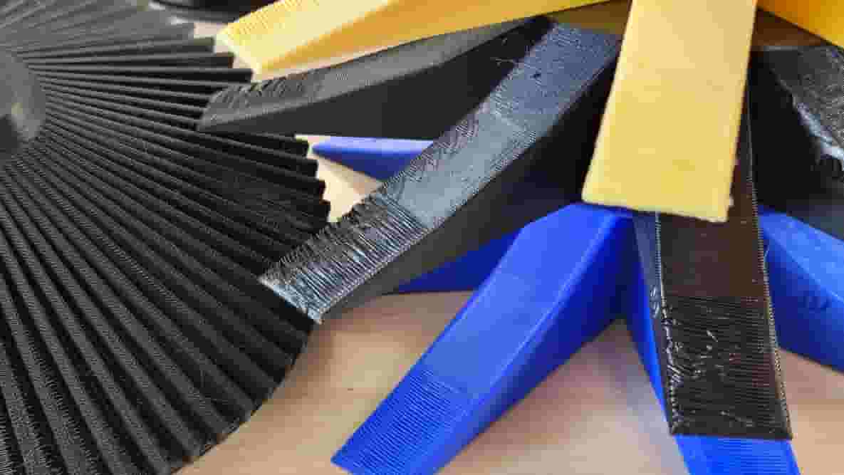 Featured image of Overhang Shootout: Original Prusa MK4S vs. Bambu Lab X1