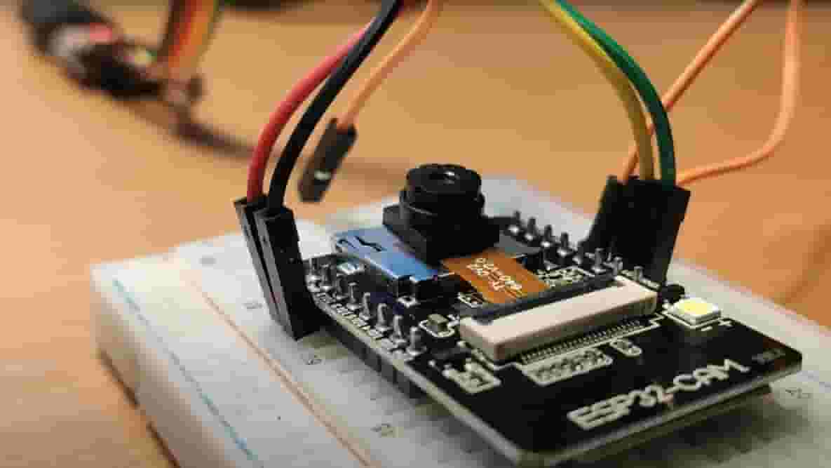 Featured image of How to Use the Esp32-Cam with Arduino IDE