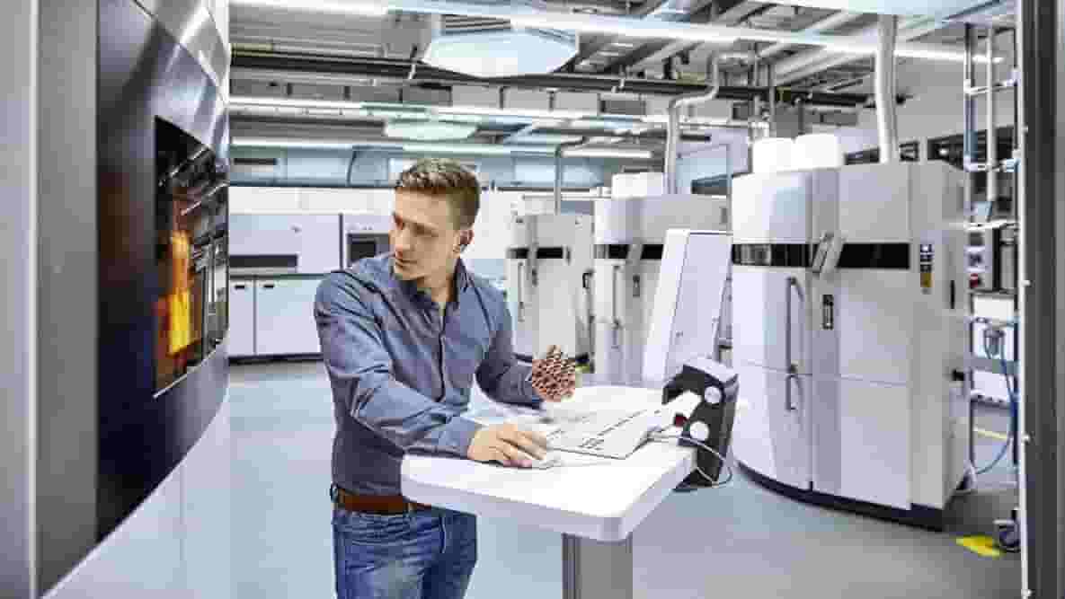 Featured image of The Importance of Services in 3D Printing: Steady Growth and Promising Potential
