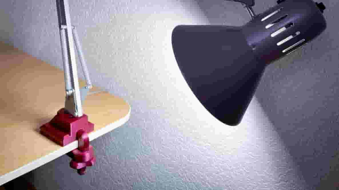 Featured image of Keep Your Desk Light Exactly Where You Want It to Be