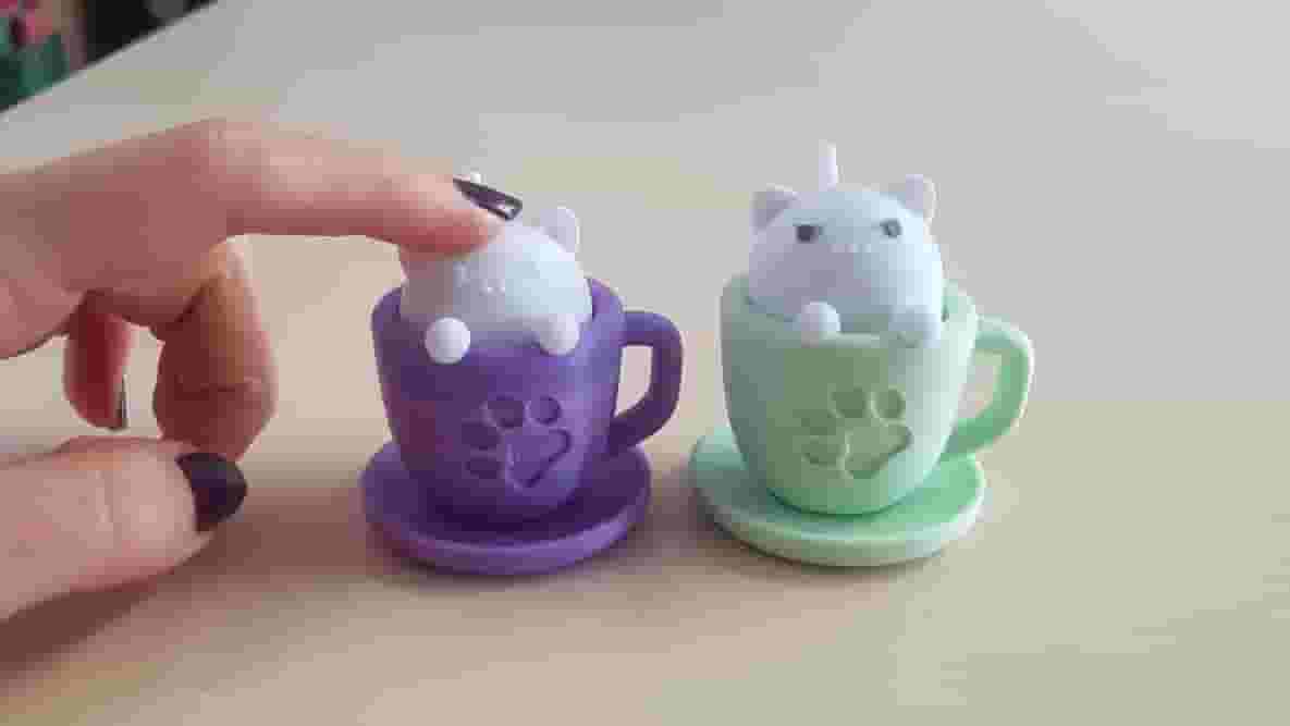 Featured image of Relieve Stress Bumping a Cat in a Cup