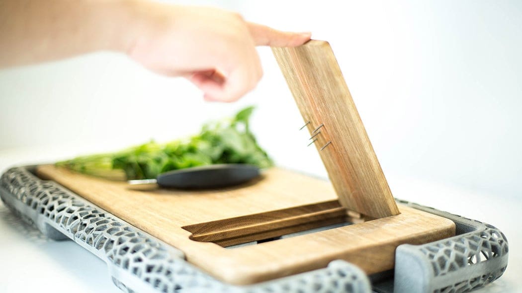 Featured image of 3D Printed Voronoi Food Preparation System Helps Those with One Hand