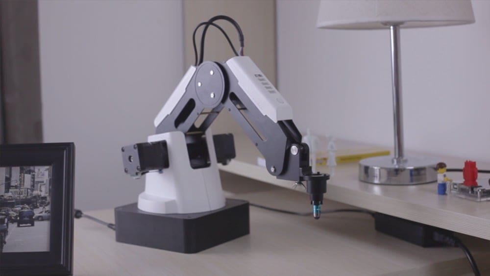 Featured image of DOBOT Magician Robotic Arm: Review the Specs