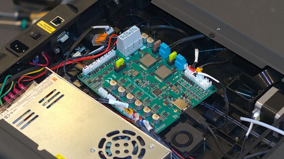 Featured image of The Prunt Board 3 Could Be the Next Level of Smooth 3D Printing