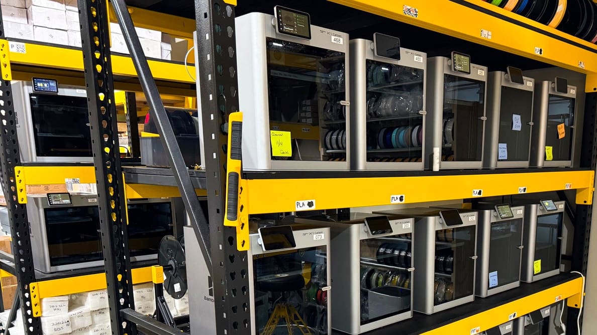 Imagem de destaque O novo e gratuito software Print Farm da Bambu Lab simplifica o gerenciamento de várias impressoras