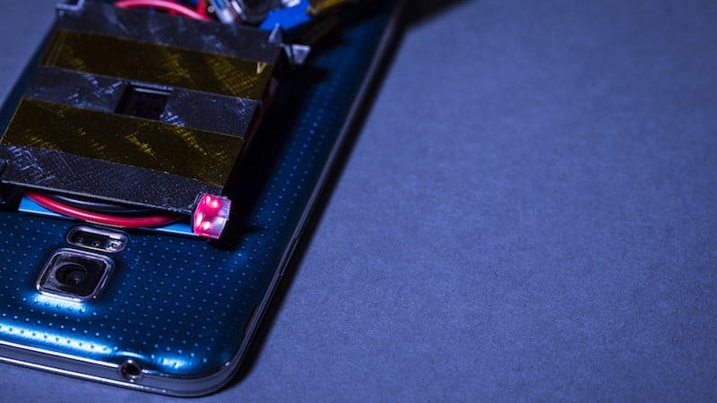 Featured image of Safely Charging a Smartphone with a Laser Beam
