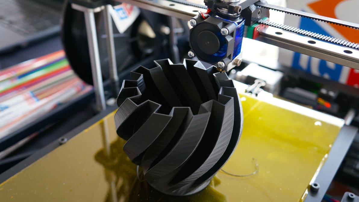 Featured image of Plastic 3D Printer Technologies and Services – An Overview