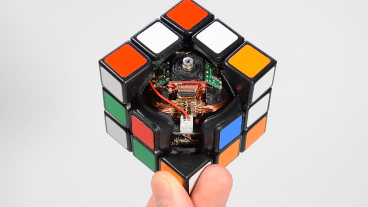 Featured image of Rubik’s Cube Solves Itself Using 3D Printing and Servo Motors