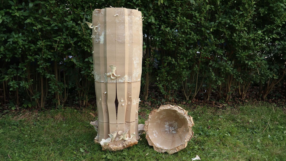 Featured image of You Can 3D Print Your Own ‘Bio-Hybrid’ Beehives Thanks to This Research