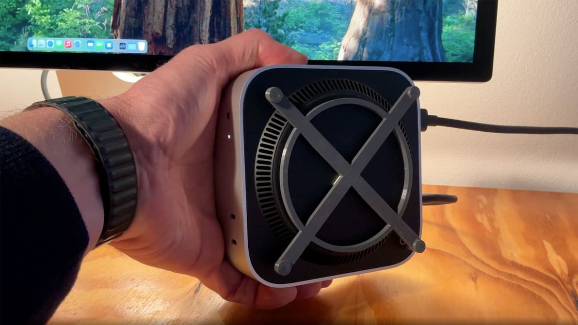 Featured image of This 3D Print Turns Your Whole Mac Mini Into the Power Button