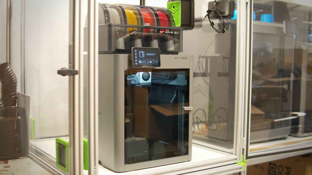 Imagem de destaque Bambu Lab P2S chega ao mercado com um belo aceno à faixa intermediária de impressoras 3D