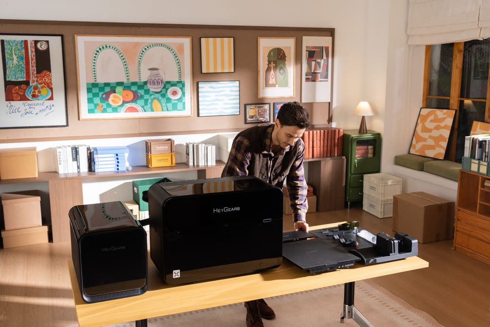 Featured image of HeyGears G1 Series: This Desktop 3-in-1 Brings Industrial Full-Color 3D Printing Home