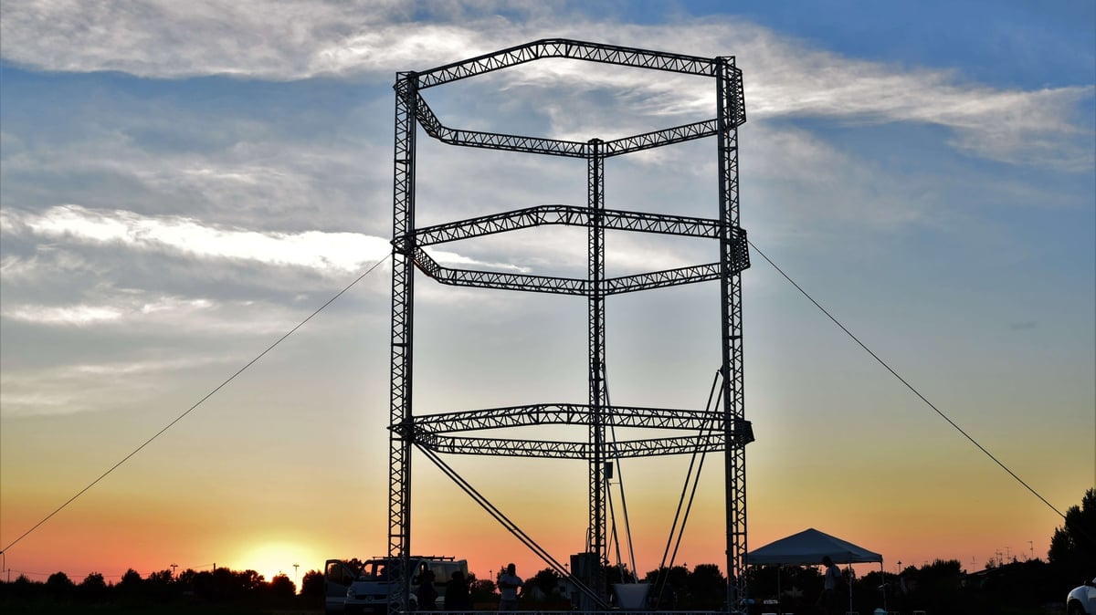 Featured image of World’s Biggest Delta 3D Printer Builds Eco-Friendly Village